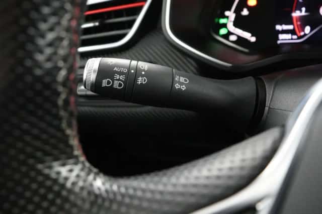 Renault Clio (2020) thumbnail 24