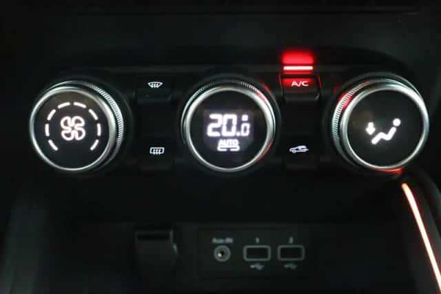 Renault Clio (2020) thumbnail 6