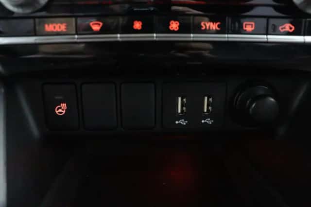 Mitsubishi Eclipse Cross (2021) thumbnail 65