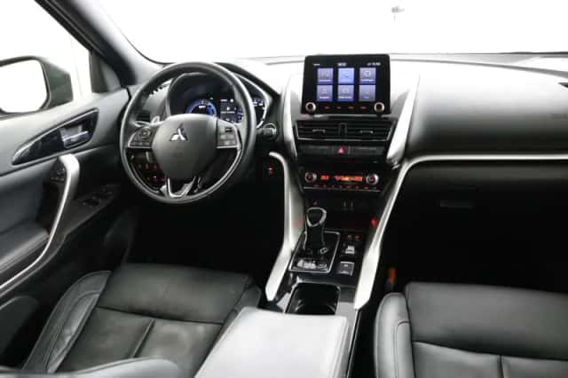 Mitsubishi Eclipse Cross (2021) thumbnail 74