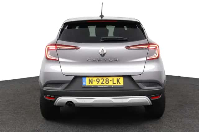 Renault Captur (2021) thumbnail 4