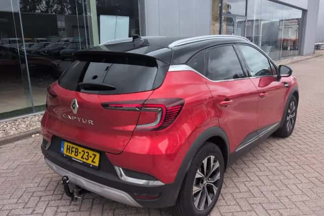 Renault Captur (2023) thumbnail 5