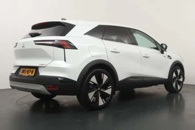 Mitsubishi Grandis (2025) thumbnail 2