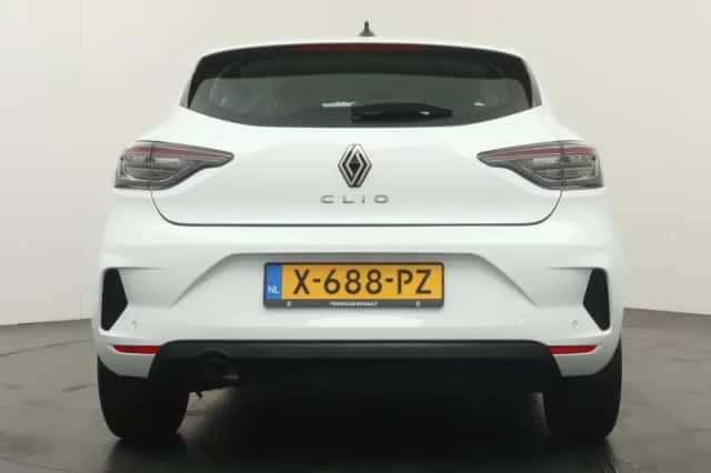 Renault Clio (2024) thumbnail 4