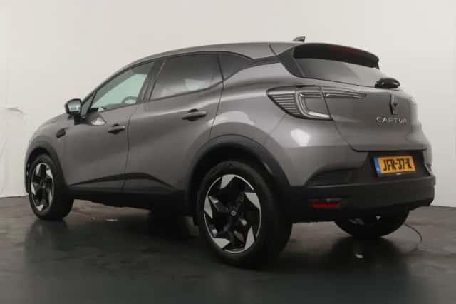 Renault Captur (2025) thumbnail 3