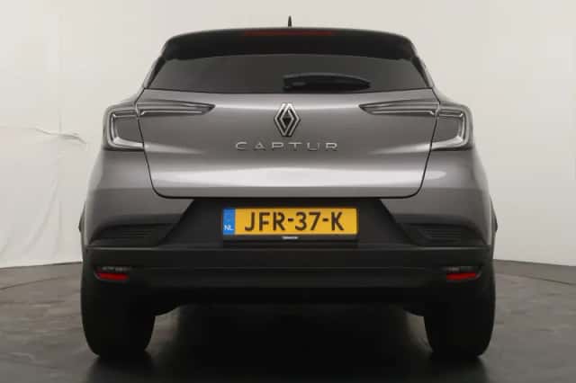 Renault Captur (2025) thumbnail 4