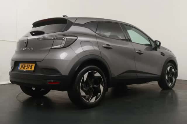 Renault Captur (2025) thumbnail 5