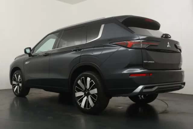 Mitsubishi Outlander (2026) thumbnail 3