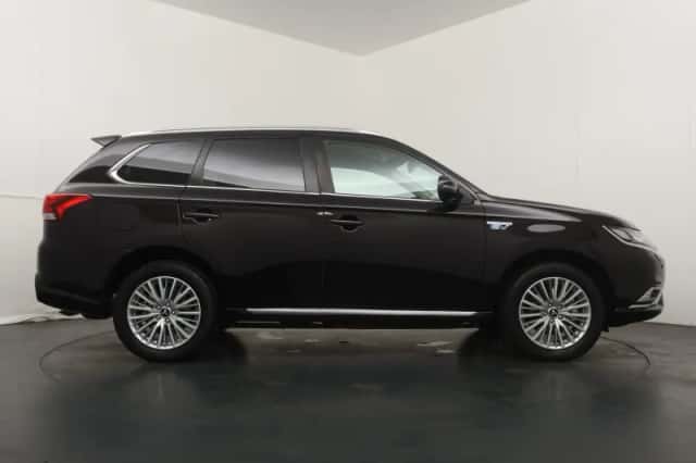 Mitsubishi Outlander (2021) thumbnail 6