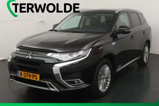 Mitsubishi Outlander (2021) thumbnail 1