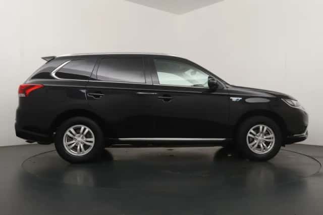 Mitsubishi Outlander (2021) thumbnail 6