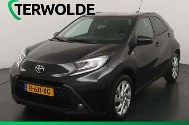 Toyota Aygo (2022) thumbnail 1