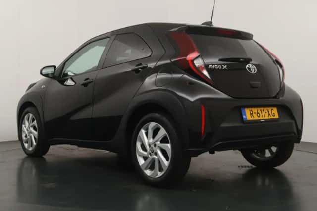 Toyota Aygo (2022) thumbnail 3