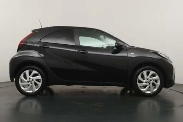 Toyota Aygo (2022) thumbnail 6