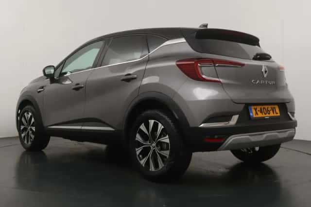 Renault Captur (2024) thumbnail 3