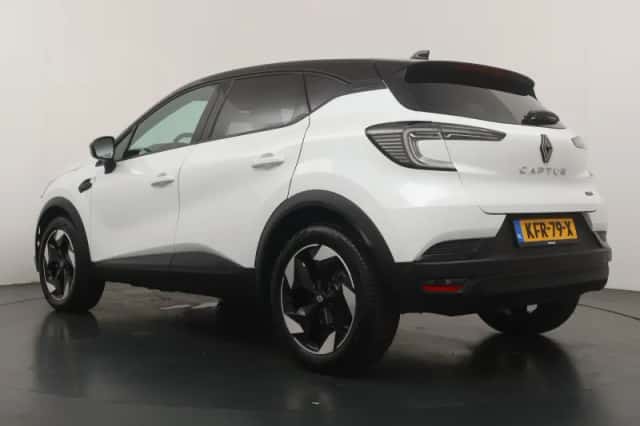 Renault Captur (2025) thumbnail 3