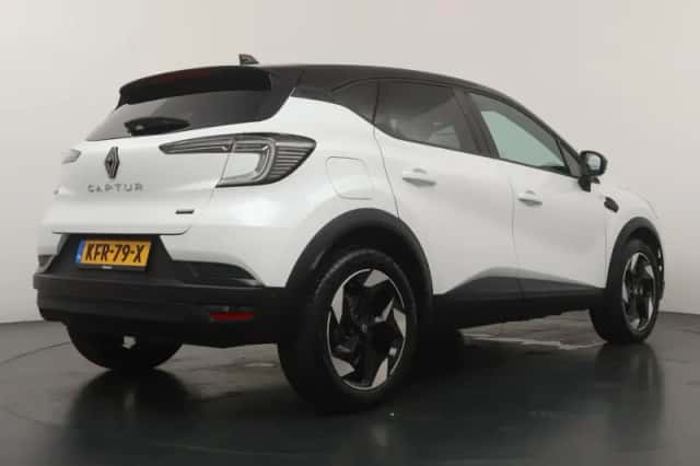 Renault Captur (2025) thumbnail 5