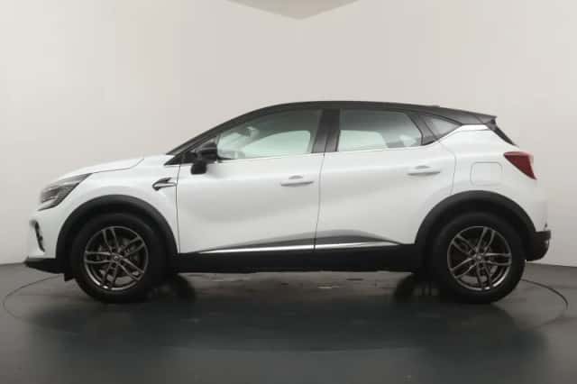 Renault Captur (2022) thumbnail 2
