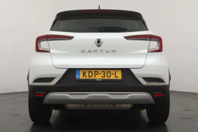 Renault Captur (2022) thumbnail 4
