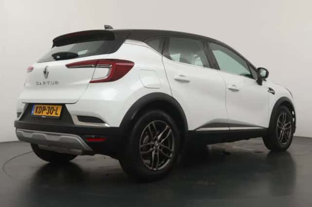 Renault Captur (2022) thumbnail 5
