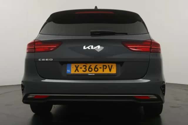 Kia Ceed Sportswagon (2024) thumbnail 4