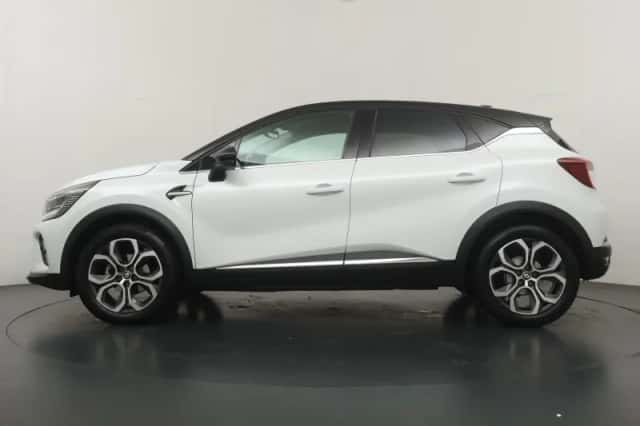 Renault Captur (2022) thumbnail 2