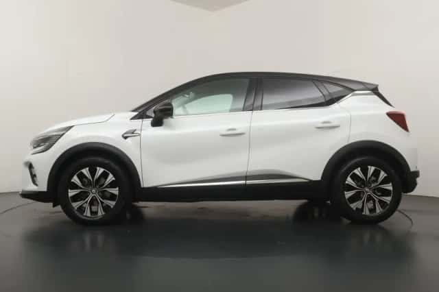 Renault Captur (2023) thumbnail 2