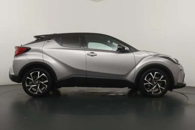 Toyota C-HR (2022) thumbnail 6