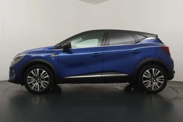 Renault Captur (2023) thumbnail 2