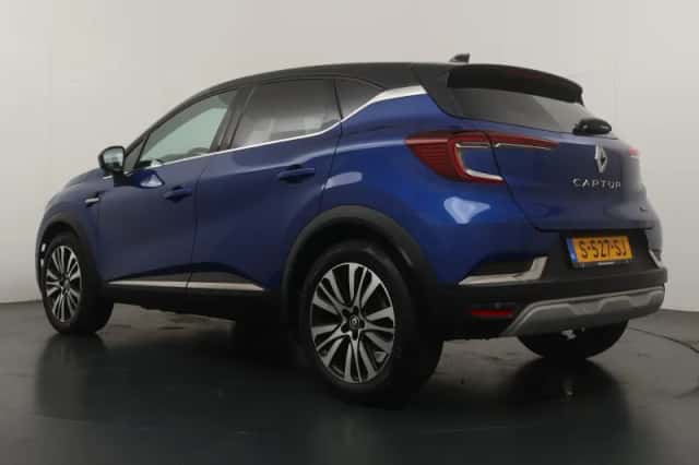 Renault Captur (2023) thumbnail 3