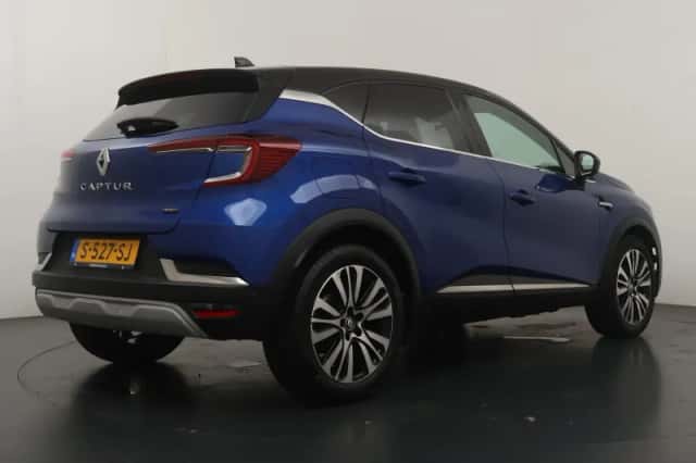 Renault Captur (2023) thumbnail 5