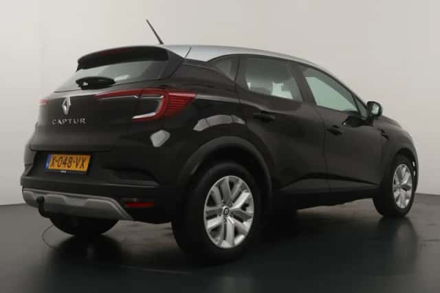 Renault Captur (2022) thumbnail 5