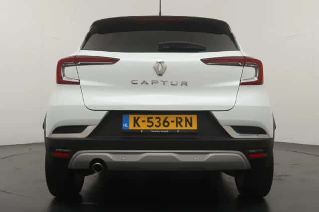 Renault Captur (2021) thumbnail 4