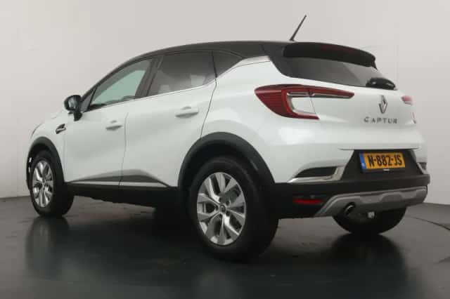 Renault Captur (2020) thumbnail 3