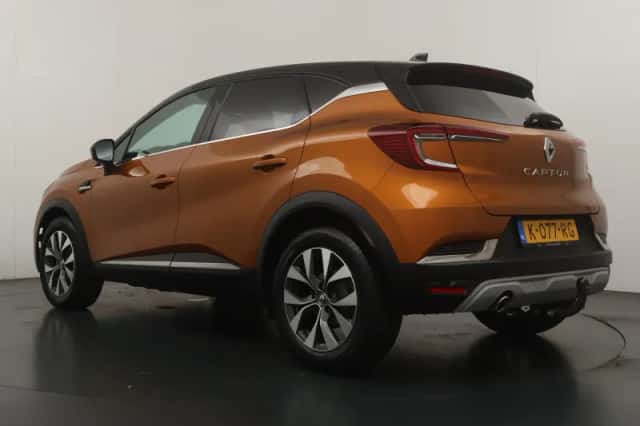 Renault Captur (2021) thumbnail 3