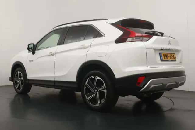 Mitsubishi Eclipse Cross (2024) thumbnail 3