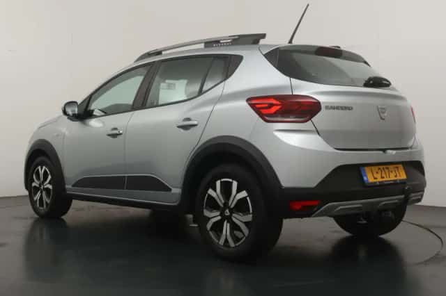 Dacia Sandero Stepway (2021) thumbnail 3