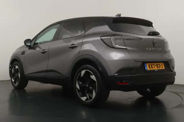 Renault Captur (2025) thumbnail 3