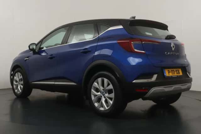 Renault Captur (2021) thumbnail 3