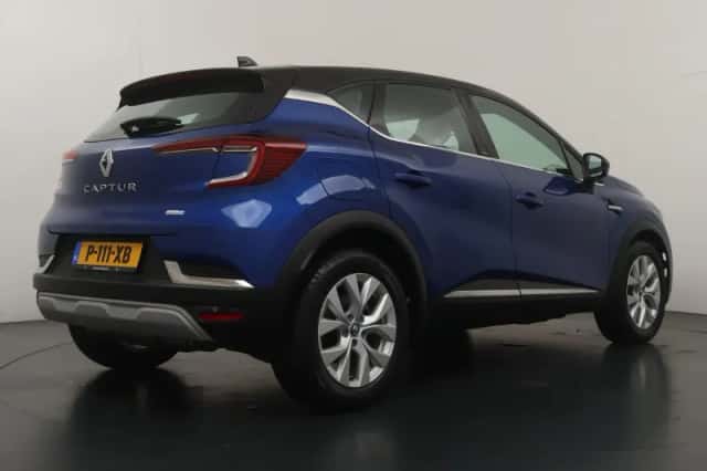 Renault Captur (2021) thumbnail 5