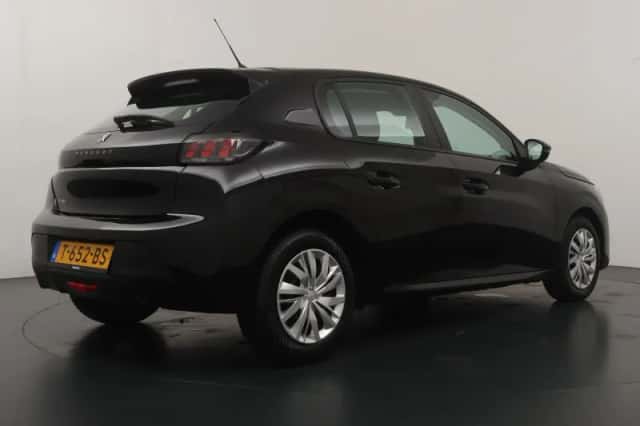 Peugeot 208 (2023) thumbnail 5
