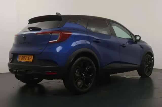 Renault Captur (2023) thumbnail 5