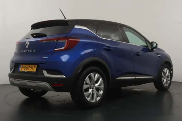 Renault Captur (2022) thumbnail 5