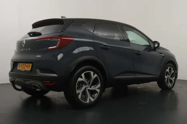 Renault Captur (2023) thumbnail 5