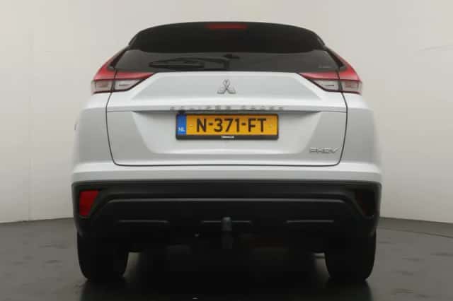 Mitsubishi Eclipse Cross (2021) thumbnail 4