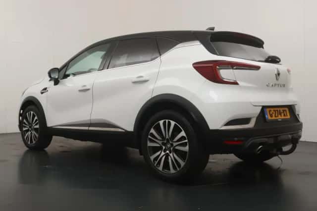 Renault Captur (2020) thumbnail 3