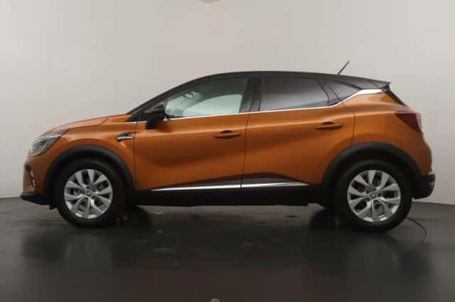 Renault Captur (2022) thumbnail 2
