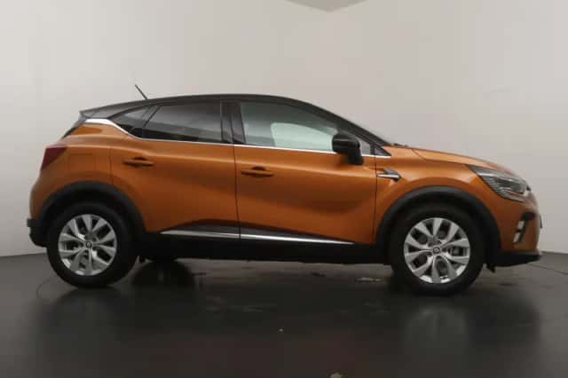 Renault Captur (2022) thumbnail 6