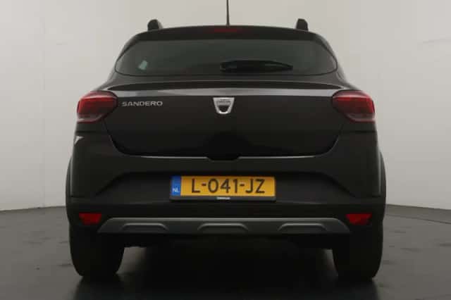 Dacia Sandero Stepway (2021) thumbnail 4