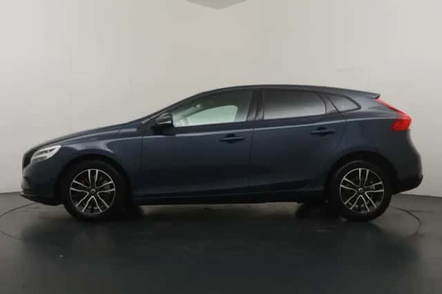 Volvo V40 (2019) thumbnail 2